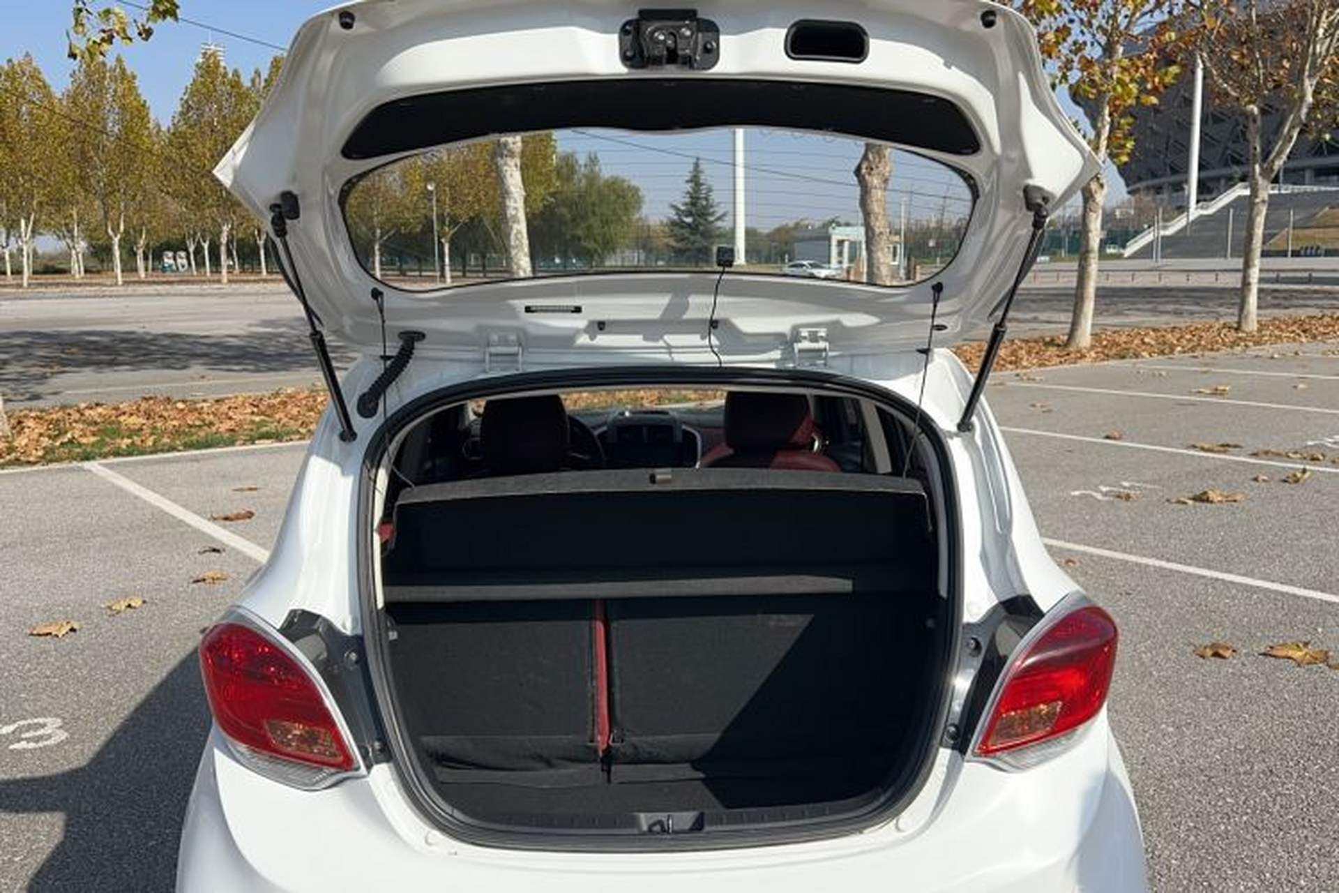 Used CHANGAN Benni 2015 1.4L IMT Luxury Model China V Standard Trunk