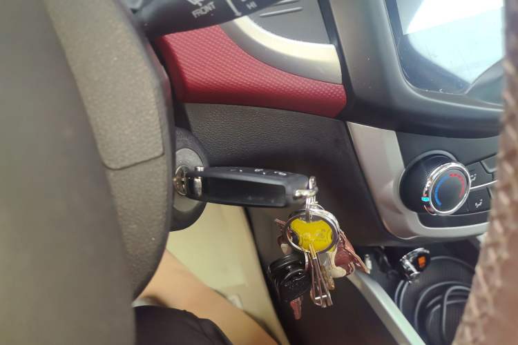 Used CHANGAN Benni 2015 1.4L IMT Sunroof Version China V Standard Vehicle Key