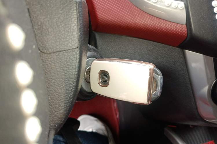 Used CHANGAN Benni 2015 1.4L IMT Luxury Version China IV Standard Vehicle Key