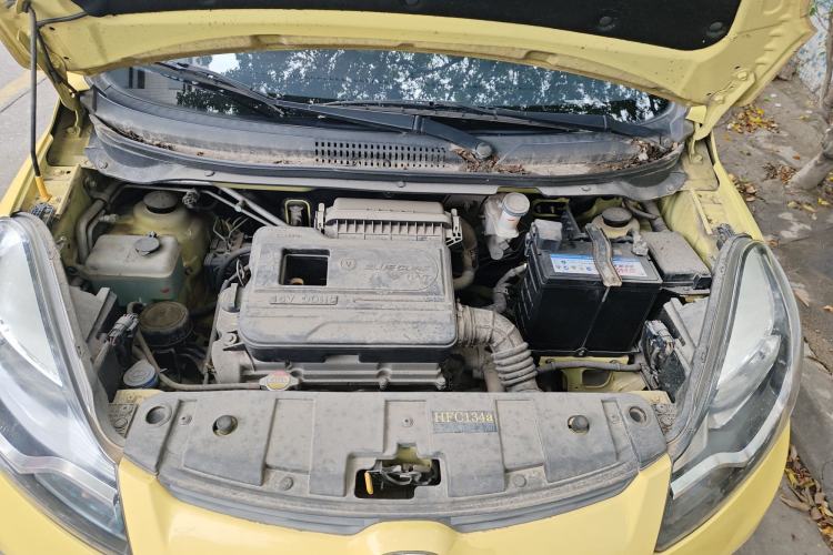 Used CHANGAN Benni 2015 1.4L IMT Luxury Model China V Standard Engine Bay