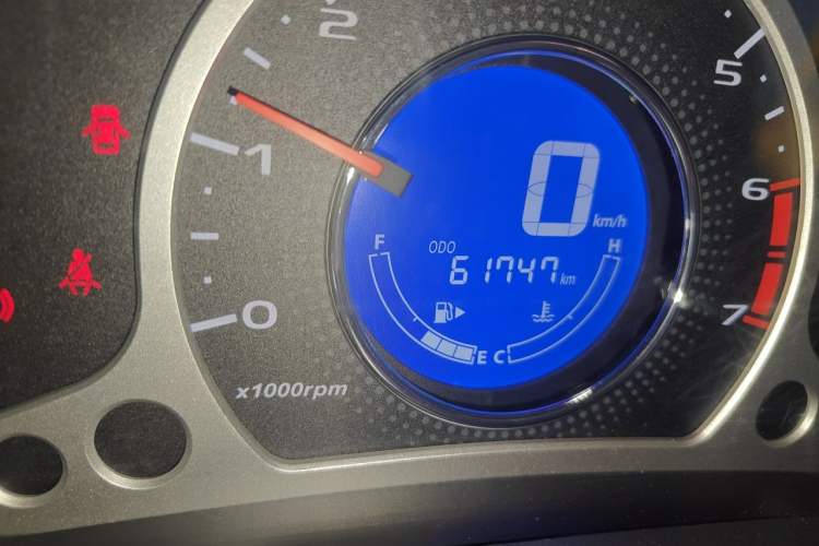 Used CHANGAN Benni 2015 1.4L Manual Luxury Model China V Standard Odometer Close Up