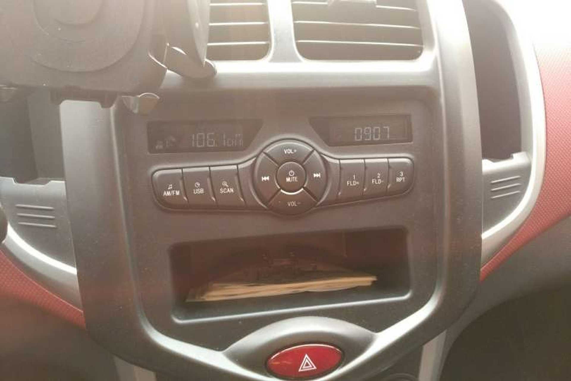 Used CHANGAN Benni 2017 Pure Electric 180 km Standard Model Audio And AC Panel