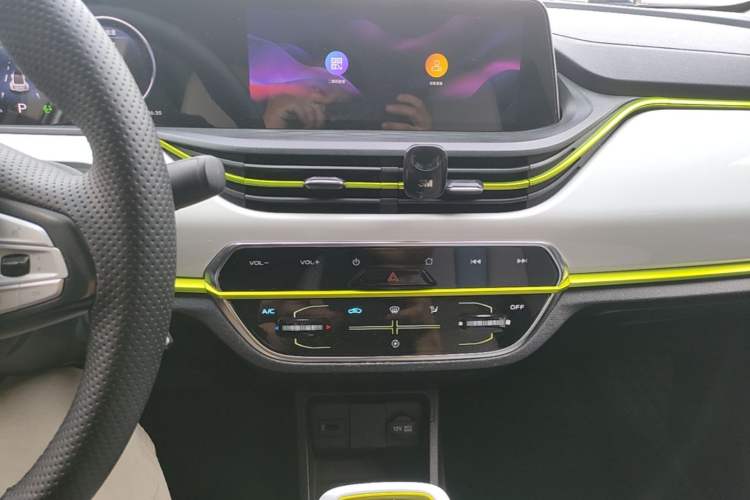 Used CHANGAN Benni E-Star 2020 Xinyue Edition Lithium-NMC Audio And AC Panel