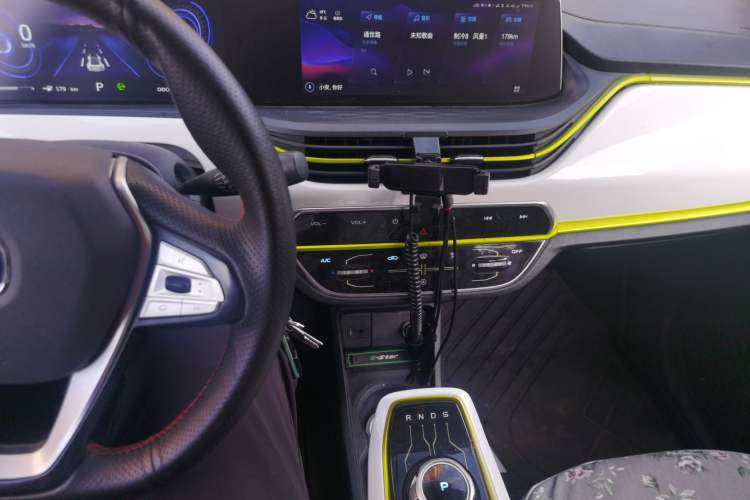 Used CHANGAN Benni E-Star 2020 Heartbeat Edition NMC Lithium Audio And AC Panel