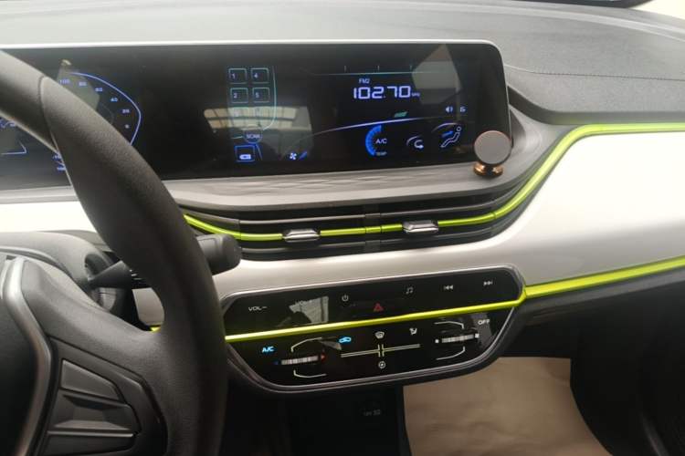 Used CHANGAN Benni E-Star 2020 Heart Edition Lithium Iron Phosphate (31.95 kWh) Audio And AC Panel