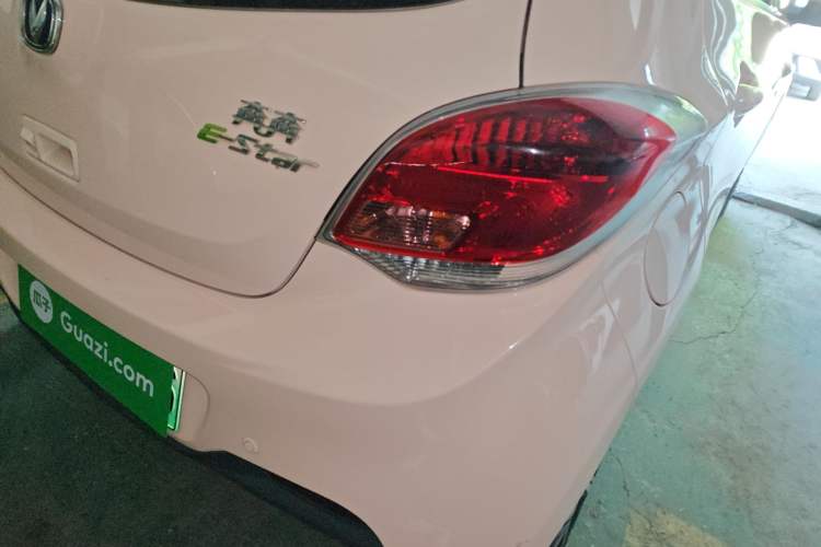 Used CHANGAN Benni E-Star 2020 Xinyue Edition Lithium Iron Phosphate (31.95 kWh) Exterior 3