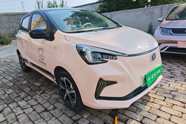 Used CHANGAN Benni E-Star 2020 Xinyue Edition Lithium Iron Phosphate (31.95 kWh) Front Right 45 Deg