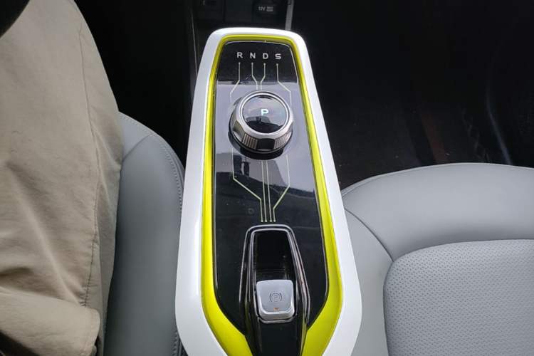 Used CHANGAN Benni E-Star 2020 Xinyue Edition Lithium-NMC Gear Lever