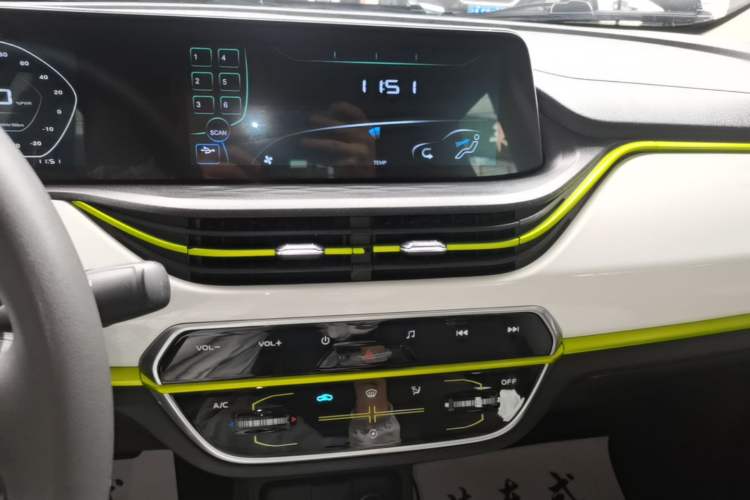 Used CHANGAN Benni E-Star 2020 Heartbeat Edition NMC Lithium Audio And AC Panel