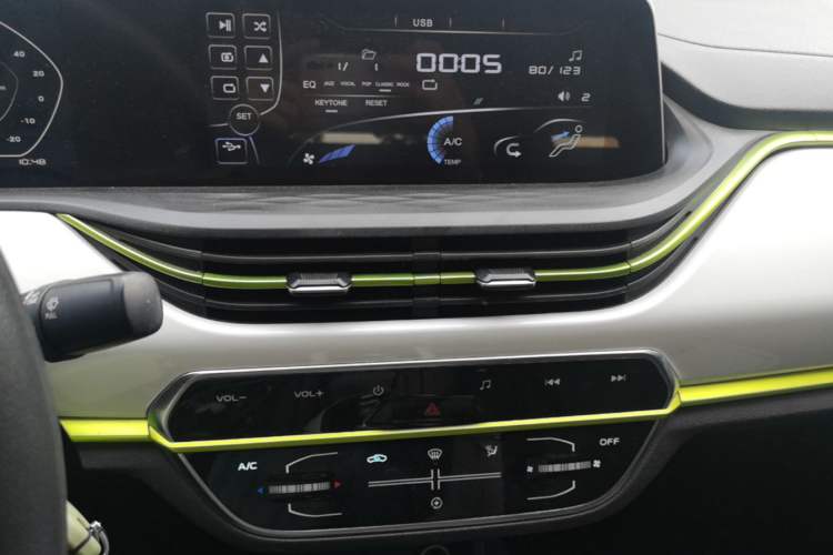 Used CHANGAN Benni E-Star 2020 Heartbeat Edition NMC Lithium Audio And AC Panel