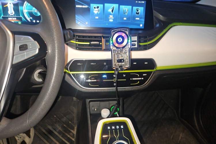 Used CHANGAN Benni E-Star 2020 Xinyue Edition Lithium Iron Phosphate (31.18 kWh) Audio And AC Panel