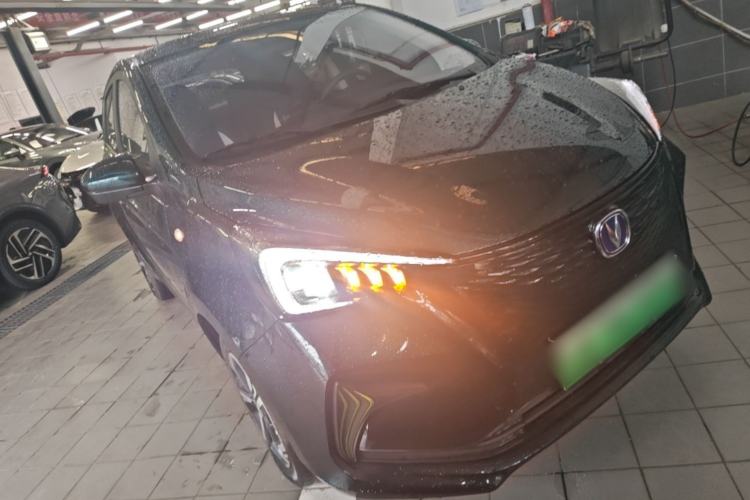 Used CHANGAN Benni E-Star 2020 Heart Edition Lithium Iron Phosphate (31.18 kWh) Front Right 45 Deg