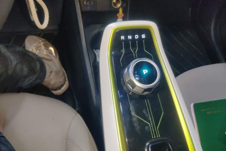 Used CHANGAN Benni E-Star 2020 Heartbeat Edition NMC Lithium Gear Lever