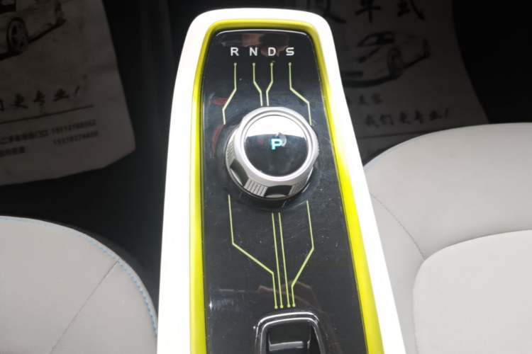 Used CHANGAN Benni E-Star 2020 Heartbeat Edition NMC Lithium Gear Lever