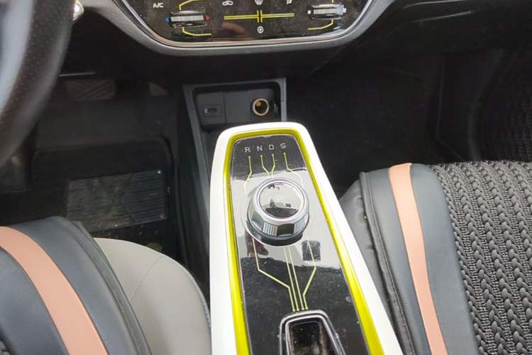 Used CHANGAN Benni E-Star 2020 Heartbeat Edition NMC Lithium Gear Lever