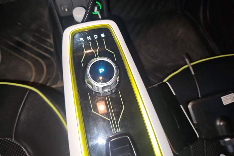 Used CHANGAN Benni E-Star 2020 Xinyue Edition Lithium Iron Phosphate (31.18 kWh) Gear Lever