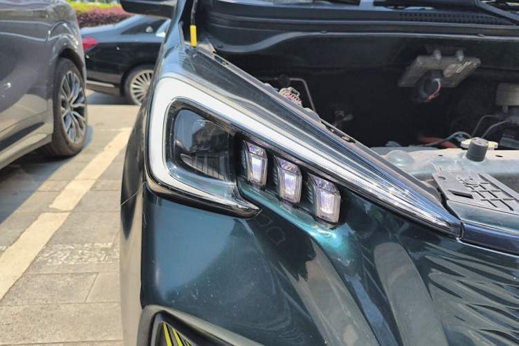 Used CHANGAN Benni E-Star 2020 Xinyue Edition Lithium-NMC Right Front Headlight