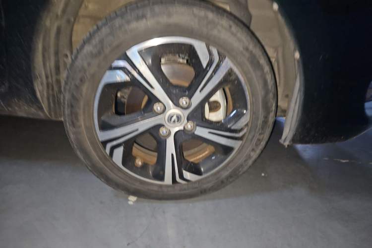 Used CHANGAN Benni E-Star 2020 Xinyue Edition Lithium Iron Phosphate (31.18 kWh) Right Front Wheel Hub