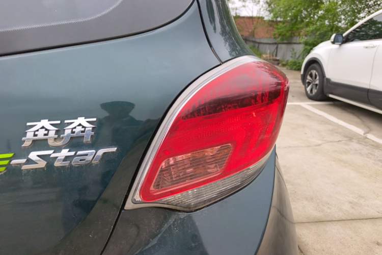 Used CHANGAN Benni E-Star 2020 Heartbeat Edition NMC Lithium Right Rear Taillight