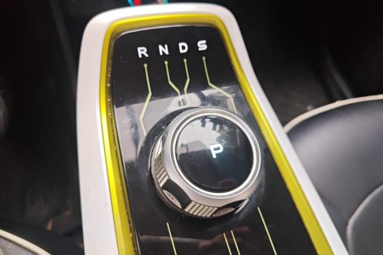 Used CHANGAN Benni E-Star 2020 Heartbeat Edition NMC Lithium Gear Lever