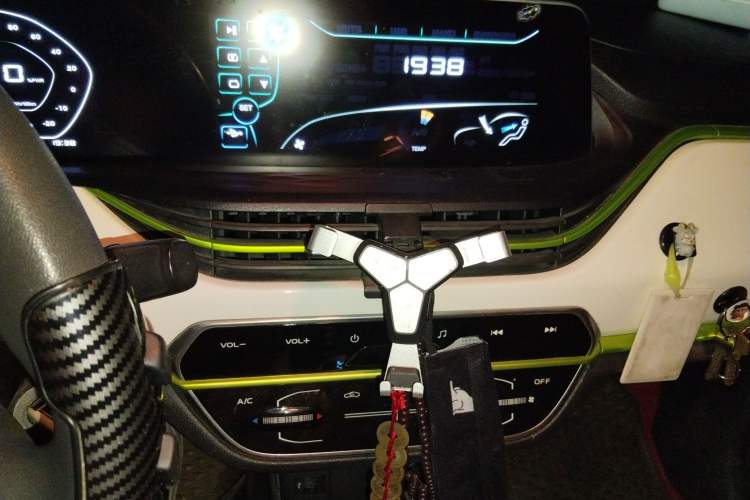 Used CHANGAN Benni E-Star 2020 Heartbeat Edition NMC Lithium Audio And AC Panel