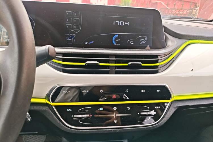 Used CHANGAN Benni E-Star 2020 Heartbeat Edition NMC Lithium Audio And AC Panel