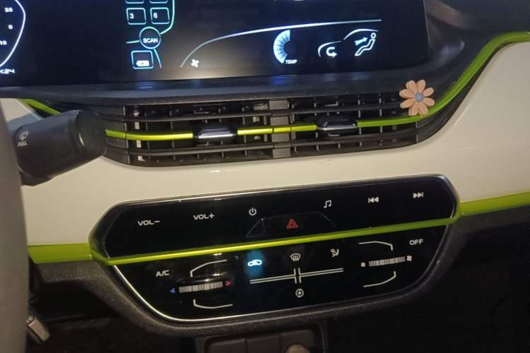Used CHANGAN Benni E-Star 2020 Xinyue Edition Lithium-NMC Audio And AC Panel