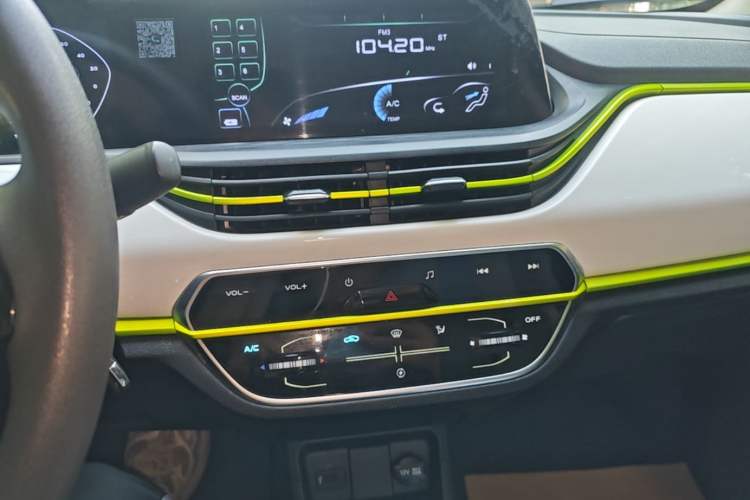 Used CHANGAN Benni E-Star 2020 Heart Edition Lithium Iron Phosphate (31.18 kWh) Audio And AC Panel