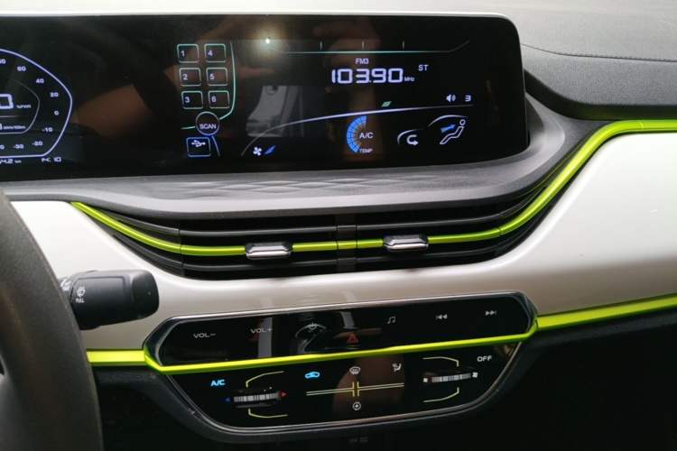 Used CHANGAN Benni E-Star 2020 Heartbeat Edition NMC Lithium Audio And AC Panel