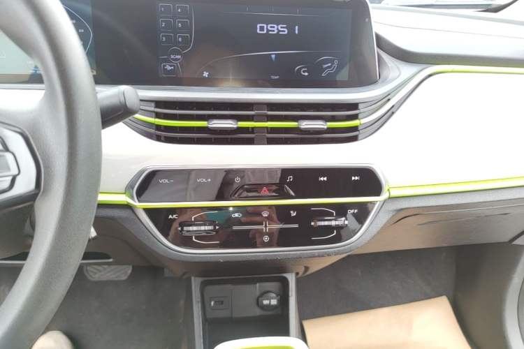 Used CHANGAN Benni E-Star 2020 Heartbeat Edition NMC Lithium Audio And AC Panel