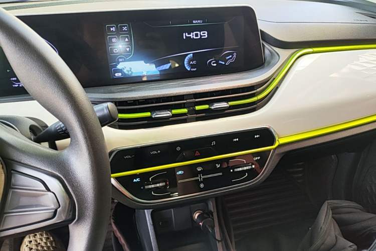 Used CHANGAN Benni E-Star 2020 Heartbeat Edition NMC Lithium Audio And AC Panel