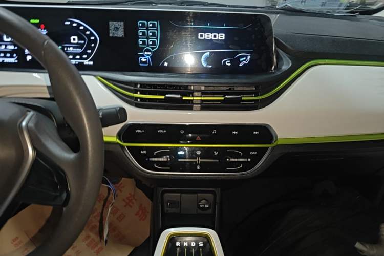 Used CHANGAN Benni E-Star 2020 Heart Edition Lithium Iron Phosphate (31.18 kWh) Audio And AC Panel