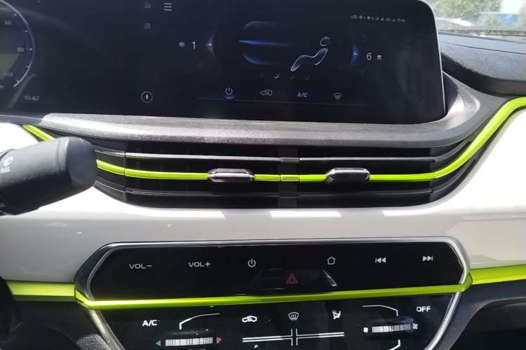 Used CHANGAN Benni E-Star 2020 Xinyue Edition Lithium-NMC Audio And AC Panel