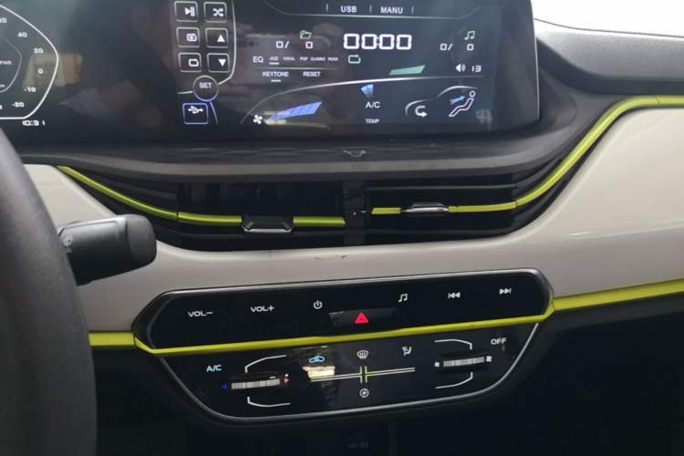 Used CHANGAN Benni E-Star 2020 Heartbeat Edition NMC Lithium Audio And AC Panel