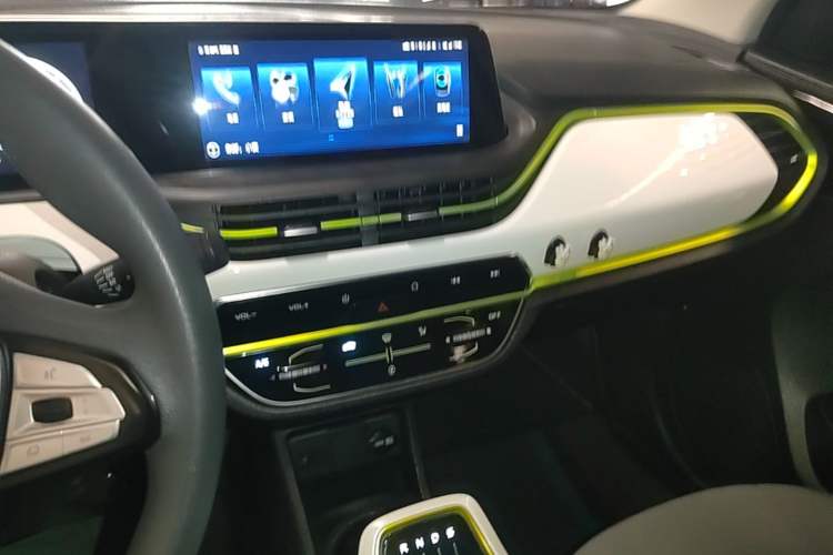 Used CHANGAN Benni E-Star 2020 Xinyue Edition Lithium Iron Phosphate (31.18 kWh) Audio And AC Panel