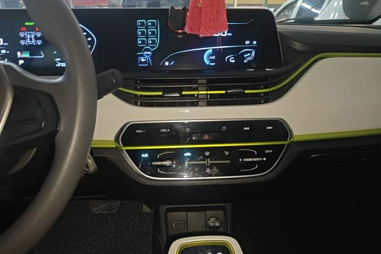 Used CHANGAN Benni E-Star 2020 Heart Edition Lithium Iron Phosphate (31.18 kWh) Audio And AC Panel