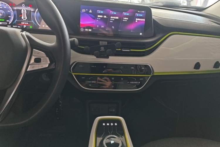 Used CHANGAN Benni E-Star 2020 Xinyue Edition Lithium-NMC Audio And AC Panel
