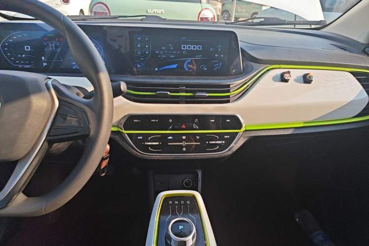 Used CHANGAN Benni E-Star 2020 Xinyue Edition Lithium Iron Phosphate (31.18 kWh) Audio And AC Panel