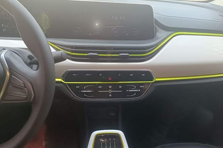 Used CHANGAN Benni E-Star 2020 Heartbeat Edition NMC Lithium Audio And AC Panel