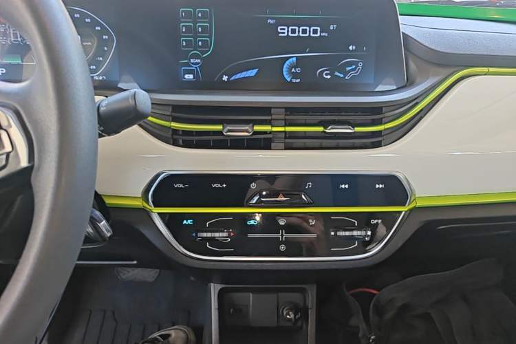 Used CHANGAN Benni E-Star 2020 Heartbeat Edition NMC Lithium Audio And AC Panel