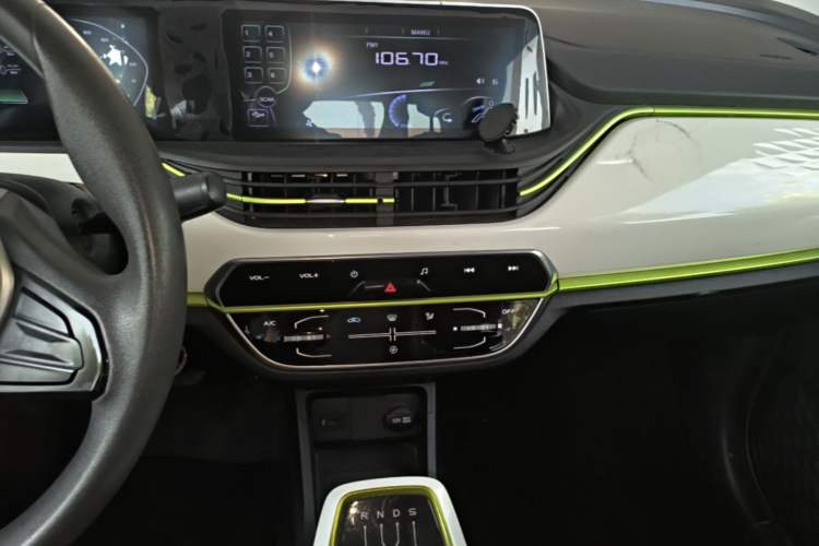 Used CHANGAN Benni E-Star 2020 Heartbeat Edition NMC Lithium Audio And AC Panel