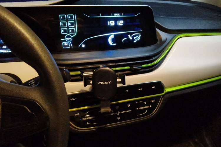 Used CHANGAN Benni E-Star 2020 Heartbeat Edition NMC Lithium Audio And AC Panel