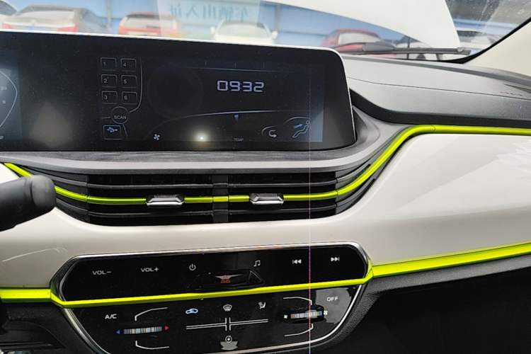 Used CHANGAN Benni E-Star 2020 Heartbeat Edition NMC Lithium Audio And AC Panel