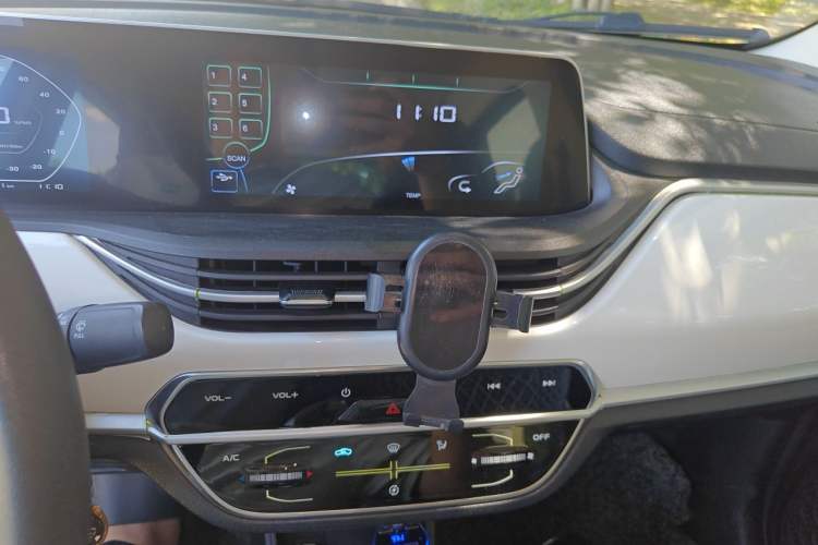 Used CHANGAN Benni E-Star 2020 Heartbeat Edition NMC Lithium Audio And AC Panel