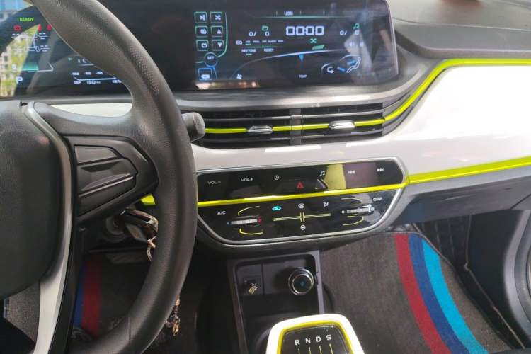 Used CHANGAN Benni E-Star 2020 Xinyue Edition Lithium Iron Phosphate (31.18 kWh) Audio And AC Panel