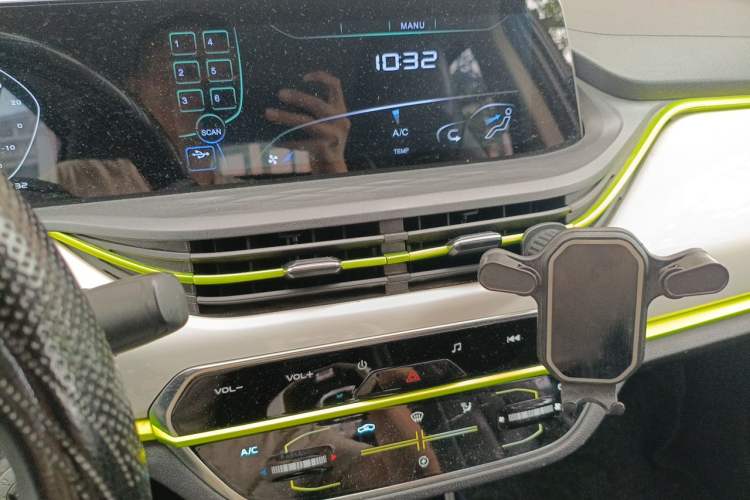 Used CHANGAN Benni E-Star 2020 Heartbeat Edition NMC Lithium Audio And AC Panel