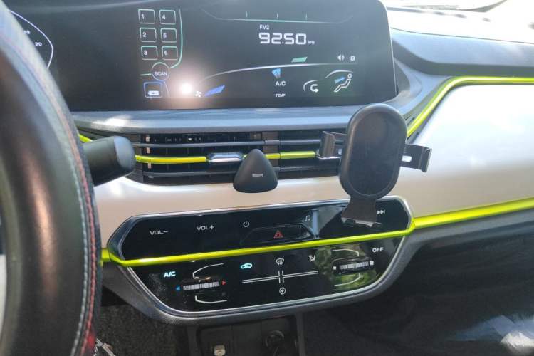 Used CHANGAN Benni E-Star 2020 Heartbeat Edition NMC Lithium Audio And AC Panel