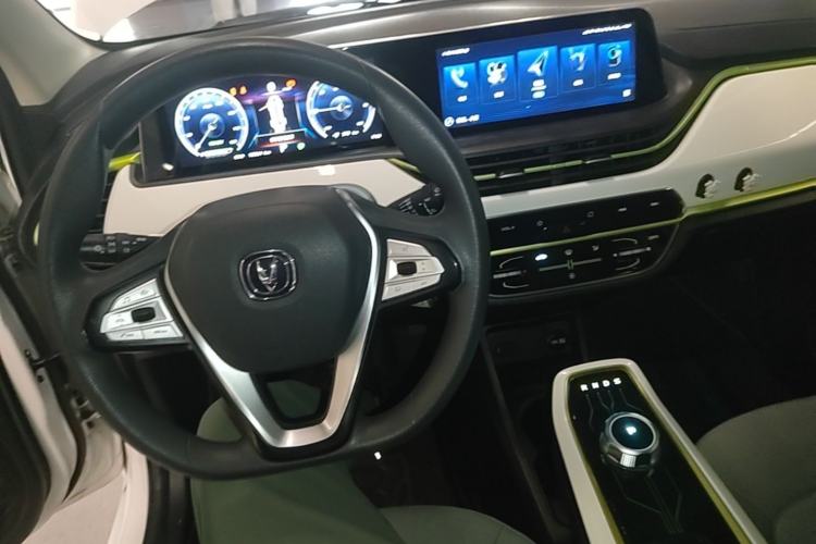 Used CHANGAN Benni E-Star 2020 Xinyue Edition Lithium Iron Phosphate (31.18 kWh) Center Console