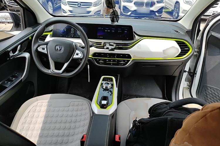 Used CHANGAN Benni E-Star 2020 Xinyue Edition Lithium Iron Phosphate (31.18 kWh) Center Console
