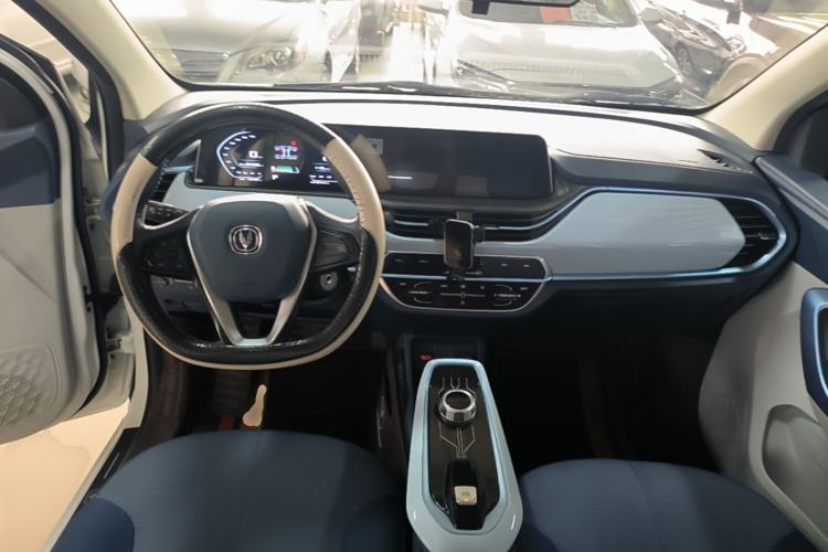 Used CHANGAN Benni E-Star 2020 Heart Edition Lithium Iron Phosphate (31.18 kWh) Center Console